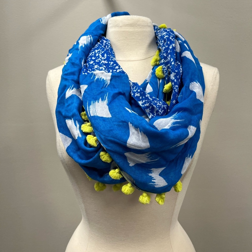Diane von Furstenberg DVF Circle Scarf in Brushes Fleck/Happy Blue Pattern